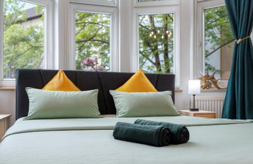 Sudostviertel Apartamento | Moderne Suite bis zu 6 Personen - Central- free Parking - 3 Bedrooms - Netflix - Smart Home