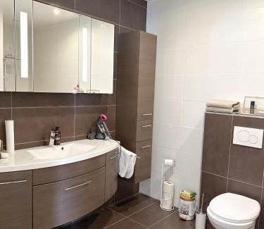 Bruck an der Leitha Apartamento | Modernes Haus nähe Parndorf