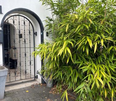Unterrath Casa | Modernes Studio mit en-Suite Bad & bester Anbindung