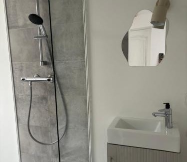 Unterrath Casa | Modernes Studio mit en-Suite Bad & bester Anbindung