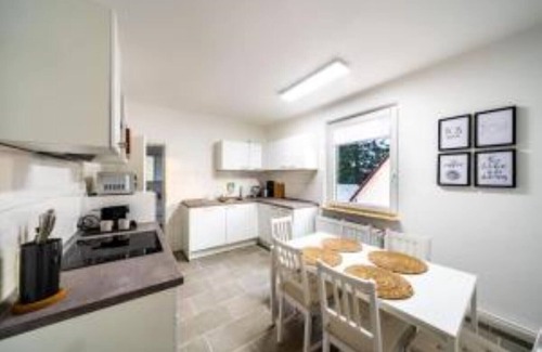 Rinteln Apartamento | Modernized old building 3-room apartment