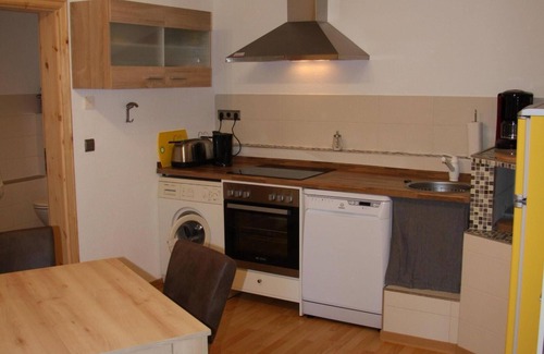 Friedrichroda Casa | Moderno bungalow con chimenea en una zona verde desde 57 euros por día.