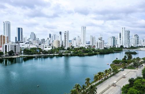 El Laguito Apartamento | Moderno apartamento vista al mar y al lago piso 10