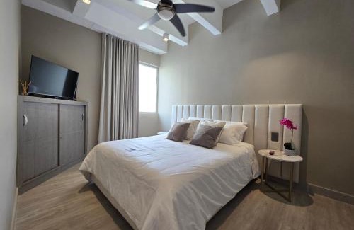 El Laguito Apartamento | Moderno apartamento vista al mar y al lago piso 10