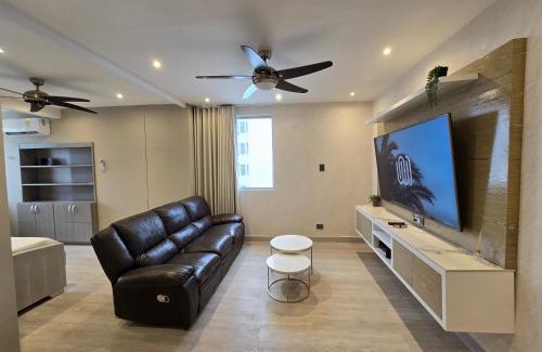 El Laguito Apartamento | Moderno apartamento vista al mar y al lago piso 10
