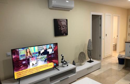 Torreblanca Apartamento | Moderno Apartamento en Primera línea Paseo Marítimo Fuengirola