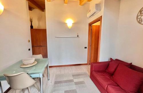 Certosa Apartamento | Moderno con Design caldo e accogliente, con parcheggio gratuito e balcone privato, vicino a Fiere, Eventi e Concerti