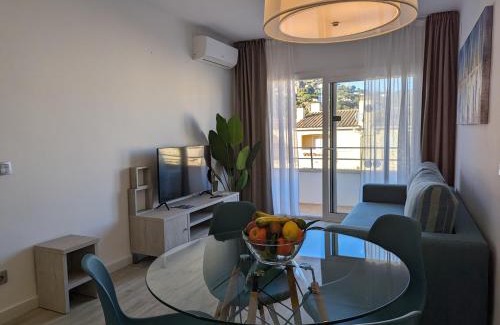 L'Estartit Apartamento | Moderno con piscina en LEstartit by Host&Joy