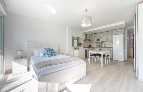 Urbanizacion Marbessa Apartamento | Moderno estudio y piscina a 50 metros de la playa
