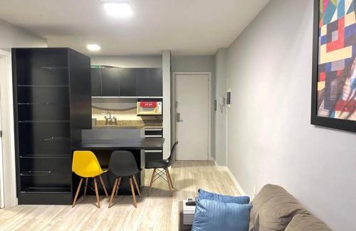 Czerniewicz Apartamento | Moderno Loft Duplex com Hidro ao lado do Centro