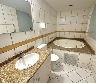 Czerniewicz Apartamento | Moderno Loft Duplex com Hidro ao lado do Centro