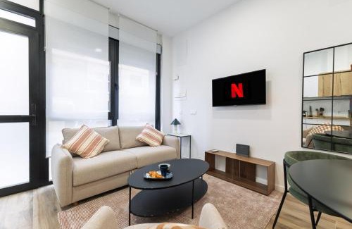 Torrefiel Apartamento | Moderno loft reformado, Smart TV, AC, Beach, 3Pax