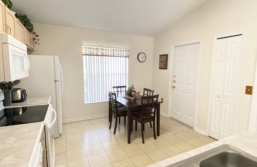Greater Groves Casa | Modest Charmer W/ Private Pool