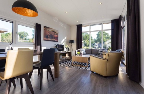 Lunteren Chalet De Esquí | ✓ Module at Landgoed de Scheleberg ✓ Vacation house for 5 people ✓ Located in Lunteren (Gelderland) ✓ Vacation park in the Veluwe ✓ Book directly with the park