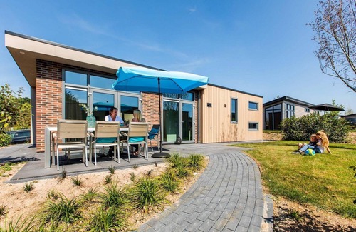 Schin op Geul Chalet De Esquí | ✓ Module Special at Residence Valkenburg ✓ Holiday home for 6 persons ✓ Located in Valkenburg (Schin op Geul) ✓ Holiday resort in South Limburg, near Maastricht ✓ Book directly at the resort