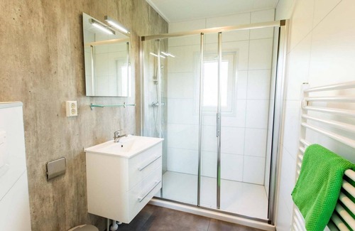 Schin op Geul Chalet De Esquí | ✓ Module Special at Residence Valkenburg ✓ Holiday home for 6 persons ✓ Located in Valkenburg (Schin op Geul) ✓ Holiday resort in South Limburg, near Maastricht ✓ Book directly at the resort