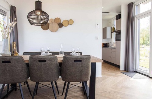 Schin op Geul Chalet De Esquí | ✓ Module Special at Residence Valkenburg ✓ Holiday home for 6 persons ✓ Located in Valkenburg (Schin op Geul) ✓ Holiday resort in South Limburg, near Maastricht ✓ Book directly at the resort