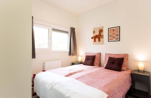 Schin op Geul Chalet De Esquí | ✓ Module Special at Residence Valkenburg ✓ Holiday home for 6 persons ✓ Located in Valkenburg (Schin op Geul) ✓ Holiday resort in South Limburg, near Maastricht ✓ Book directly at the resort