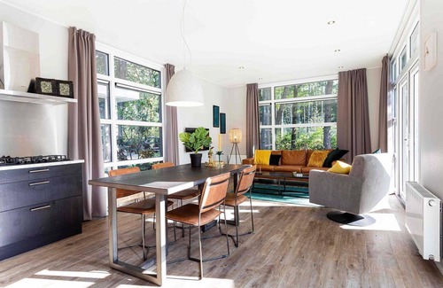 Beekbergen-Zuid Chalet De Esquí | ✓ Module Special at Recreatiepark Beekbergen ✓ Holiday home for 4 persons ✓ Located in Beekbergen (Gelderland) ✓ Holiday park on the Veluwe ✓ Book directly through the park