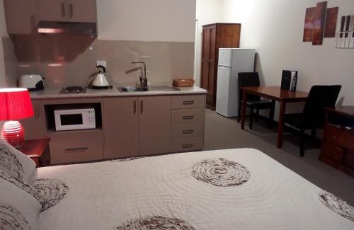 Moe Hotel | Moe Motor Inn - Contactless 24 hour Checkinn Available