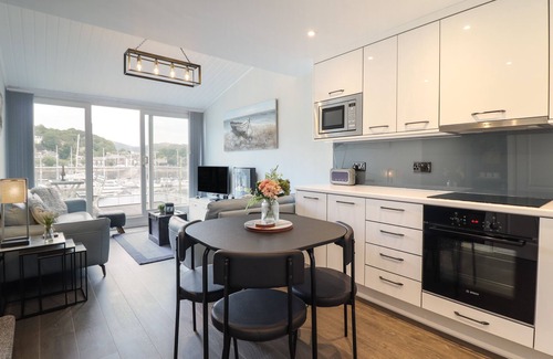 Borth-y-Gest Cabaña | MOELWYN 57D SOUTH SNOWDON WHARF, family friendly in Porthmadog