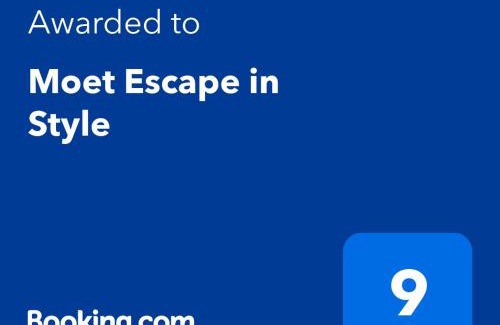 Encounter Bay Casa | Moet Escape in Style