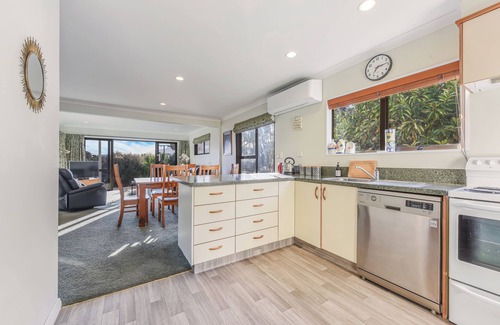 Moetapu Bay Casa | Moetapu Magic - Marlborough Sounds Holiday Home