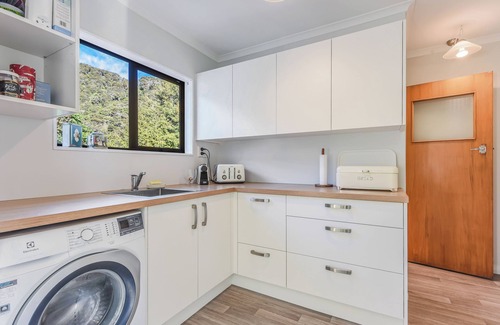 Moetapu Bay Casa | Moetapu Magic - Marlborough Sounds Holiday Home