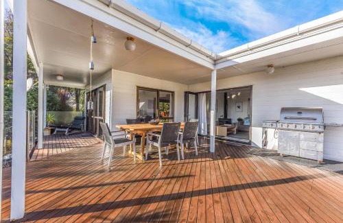 Moetapu Bay Casa | Moetapu Magic - Marlborough Sounds Holiday Home
