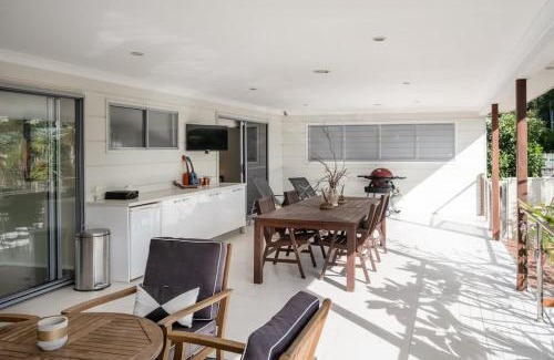 Moffat Beach Casa | Moffat Beach, Large families & friends unite here!