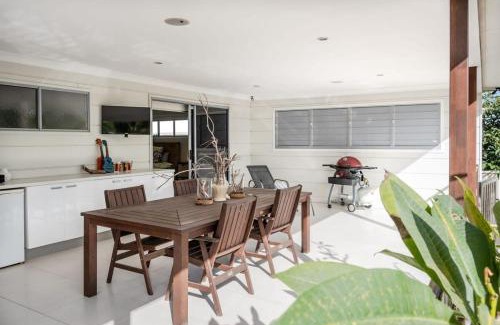 Moffat Beach Casa | Moffat Beach, Large families & friends unite here!