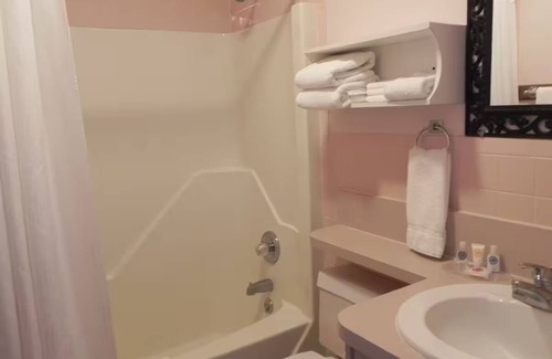 Lake George Complejo | Mohican Resort Motel - Townhome, 2 Bedrooms