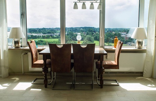 Schleswig Apartamento | Moin Moin y bienvenido a la Wikingturm con una vista del circuito ...