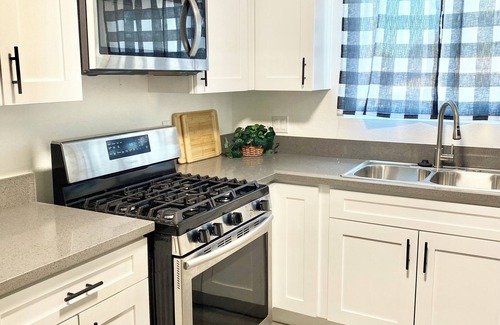 Mojave Casa | Mojave Desert 3/bed2/bath 2 King size beds full house with WiFi & street parking