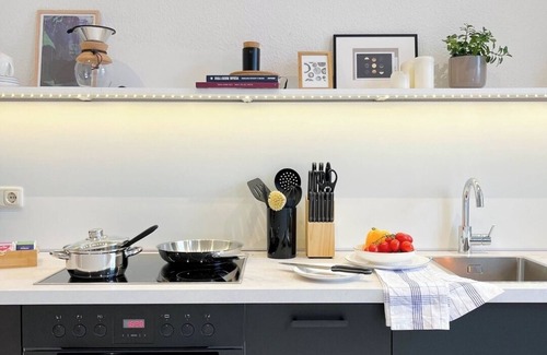 Magdeburg Apartamento | MOKA Living-Sunset Apt, Kingbed, WiFi, Netflix