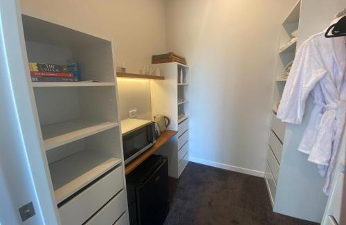 Ruakaka Casa | Moko Hiwi Escape Ruakākā- Huia Suite