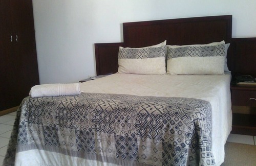 Mahalapye Hotel | Moko Motel
