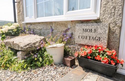 Henwood Casa | Mole Cottage