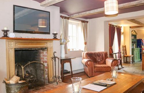 East Woodyates Casa | Moles Cottage