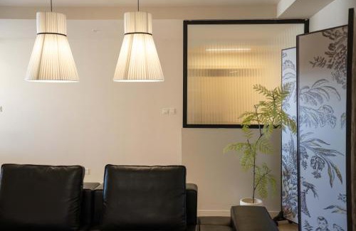 Huangpu Apartamento | Molly Homestay - walk to Yu Garden and the Bund 3bedrooms 1study 2 bathrooms elevator apartment
