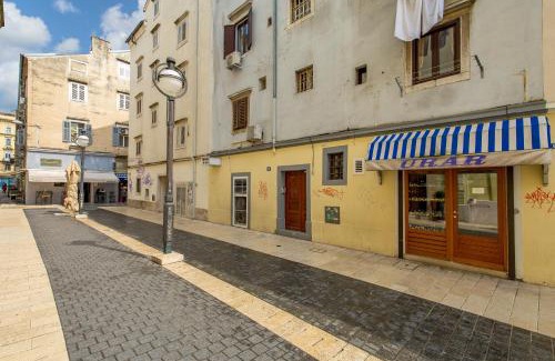 Rijeka Apartamento | Molo Longo - Central Apartments & Rooms