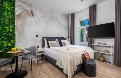 Rijeka Apartamento | Molo Longo - Central Apartments & Rooms