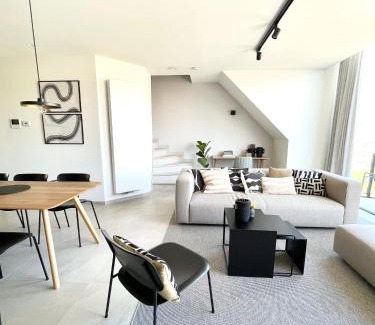 Blankenberge Apartamento | MOLO roof - stylish penthouse with marina view Blankenberge within walking distance from the sea - 15 km from Bruges