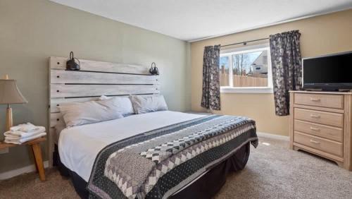 Leadville Casa | Mom's House - 1 block from downtown & Hot Tub
