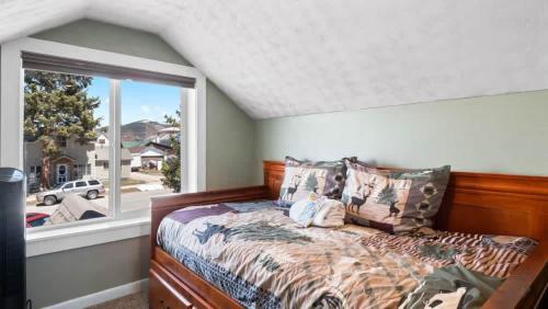 Leadville Casa | Mom's House - 1 block from downtown & Hot Tub