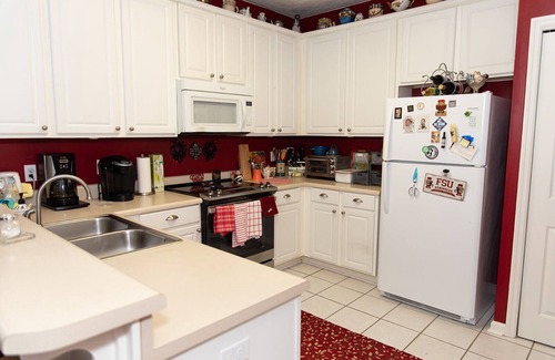 Tallahassee Condominio | Momma's House! Great location in quiet neighborhood.