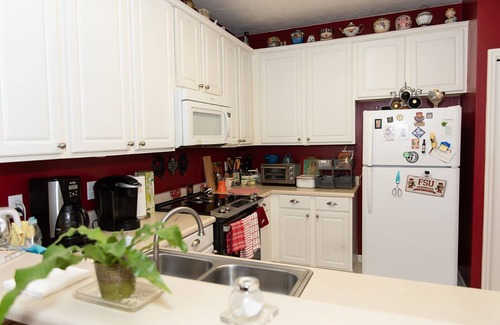 Tallahassee Condominio | Momma's House! Great location in quiet neighborhood.