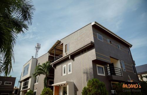 Kumasi Hotel | Momo's Guest House