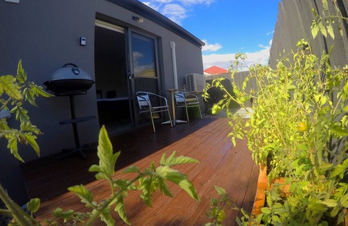 Glenorchy Apartamento | Monaaray Studio-10 minutes drive from Hobart's CBD and only 5 minutes from MONA.