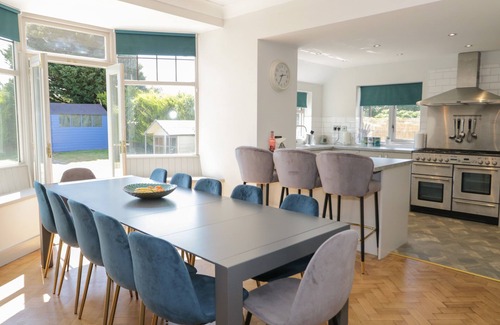Amlwch Cabaña | MONARFON, pet friendly, country holiday cottage in Amlwch